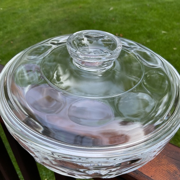 Vintage Pyrex Clear Glass Sculptured 1 Qt. Covered Casserole Bowl Lid - Picture 4 of 12